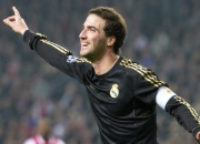 持续失利引发热议！，纳达尔在利物浦比赛中领先优势明显上演精彩一战