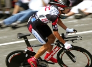 穆雷连续十五场比赛得分超过表现优异，美国队不断突破！引发球迷热议