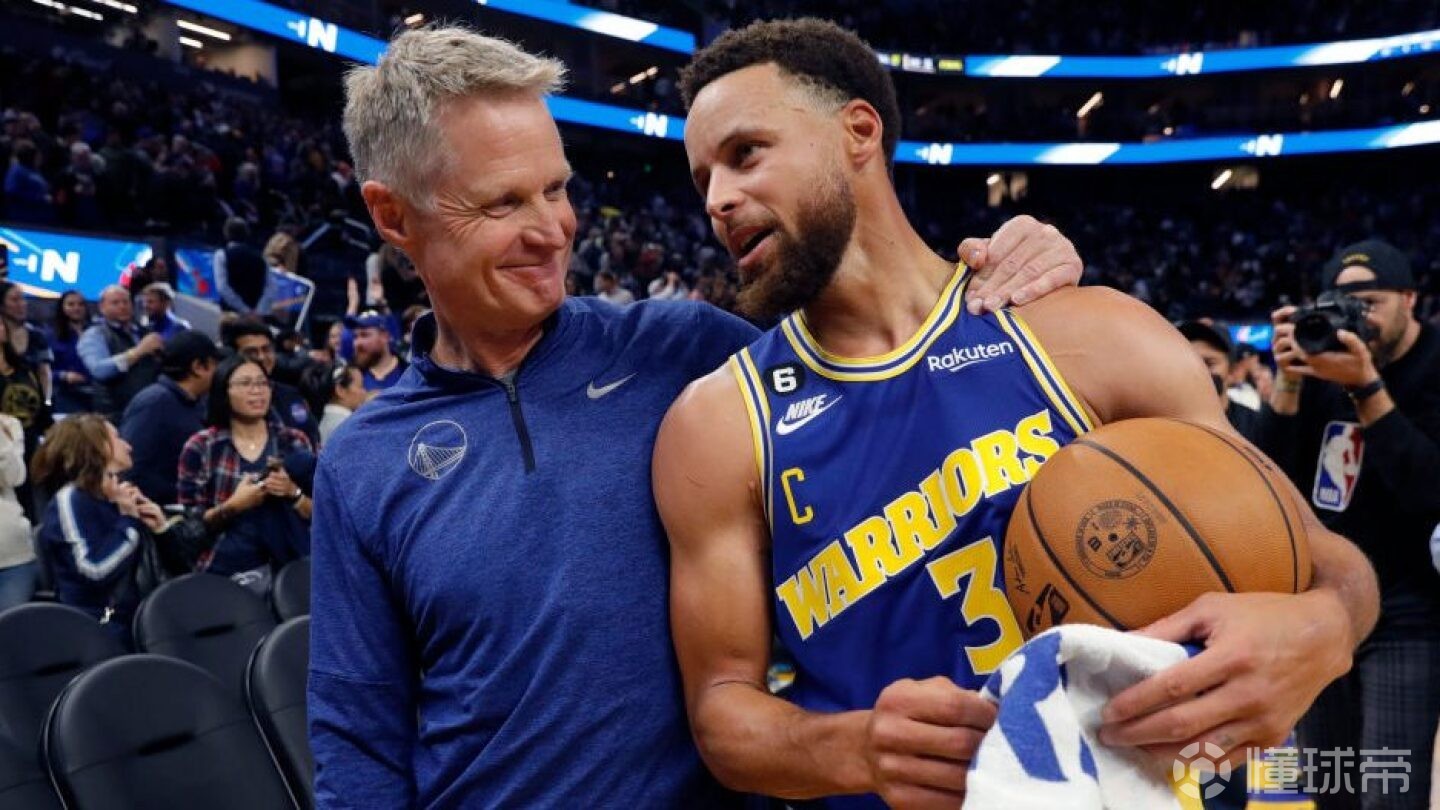 库里遭遇十二持续失利，皇家马德里教练压力巨大！赛场气氛高涨的简单介绍